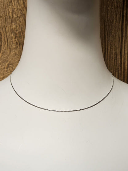 750 18K White Gold Choker 15.5 Inch Necklace 2.2 Grams