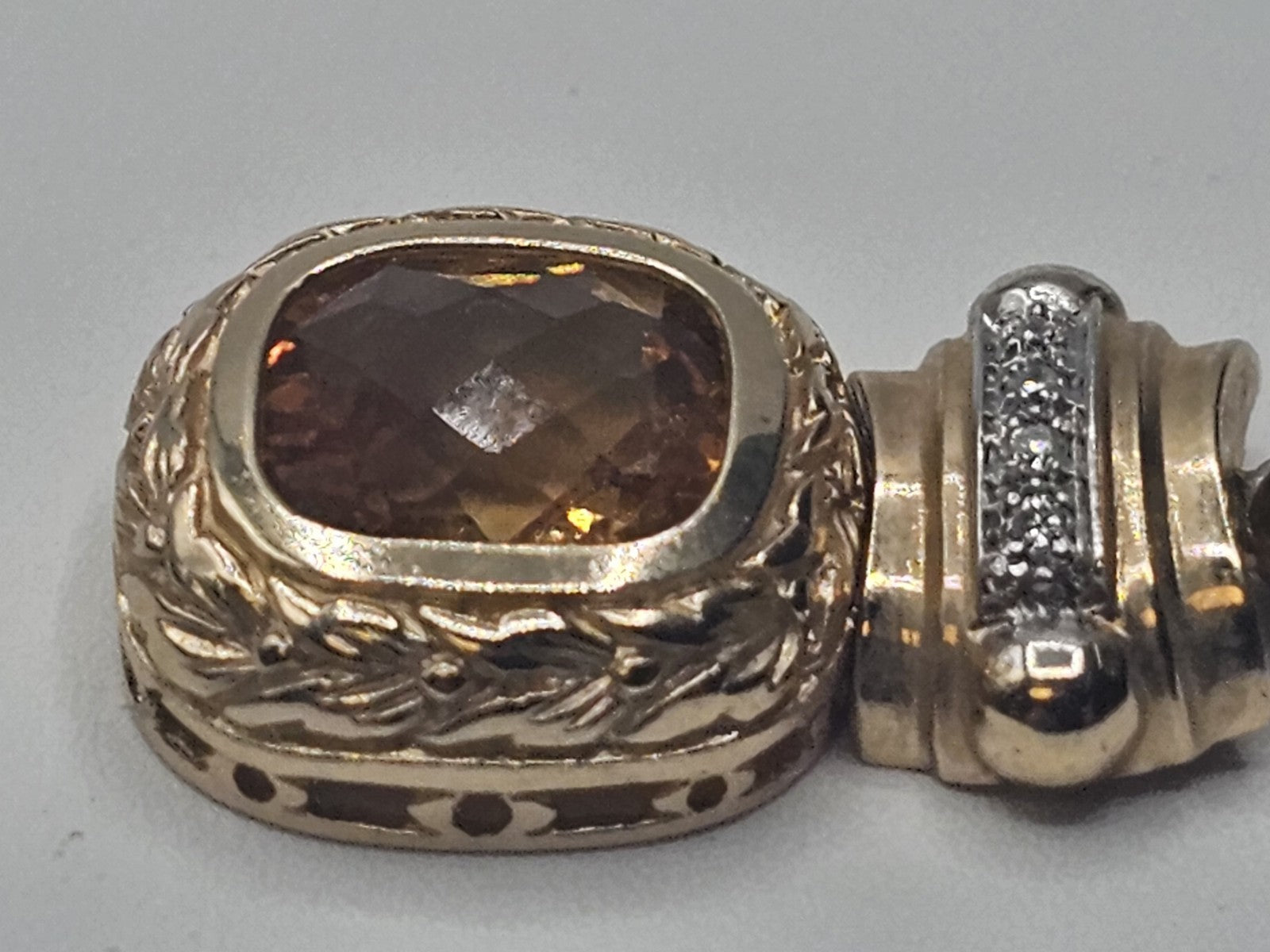 14k Yellow Gold Citrine Pendant W 4 Clear Stones 5.9 Grams 1.25 Inches Long 