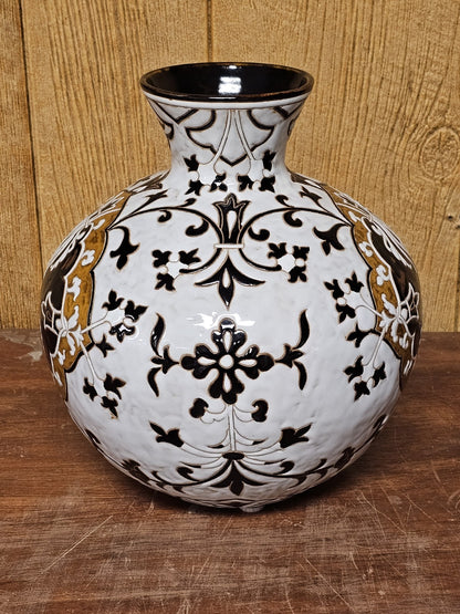 Maitland Smith Ceramic Porcelain Decorative Accent Vase 11.5 In T Brown & White