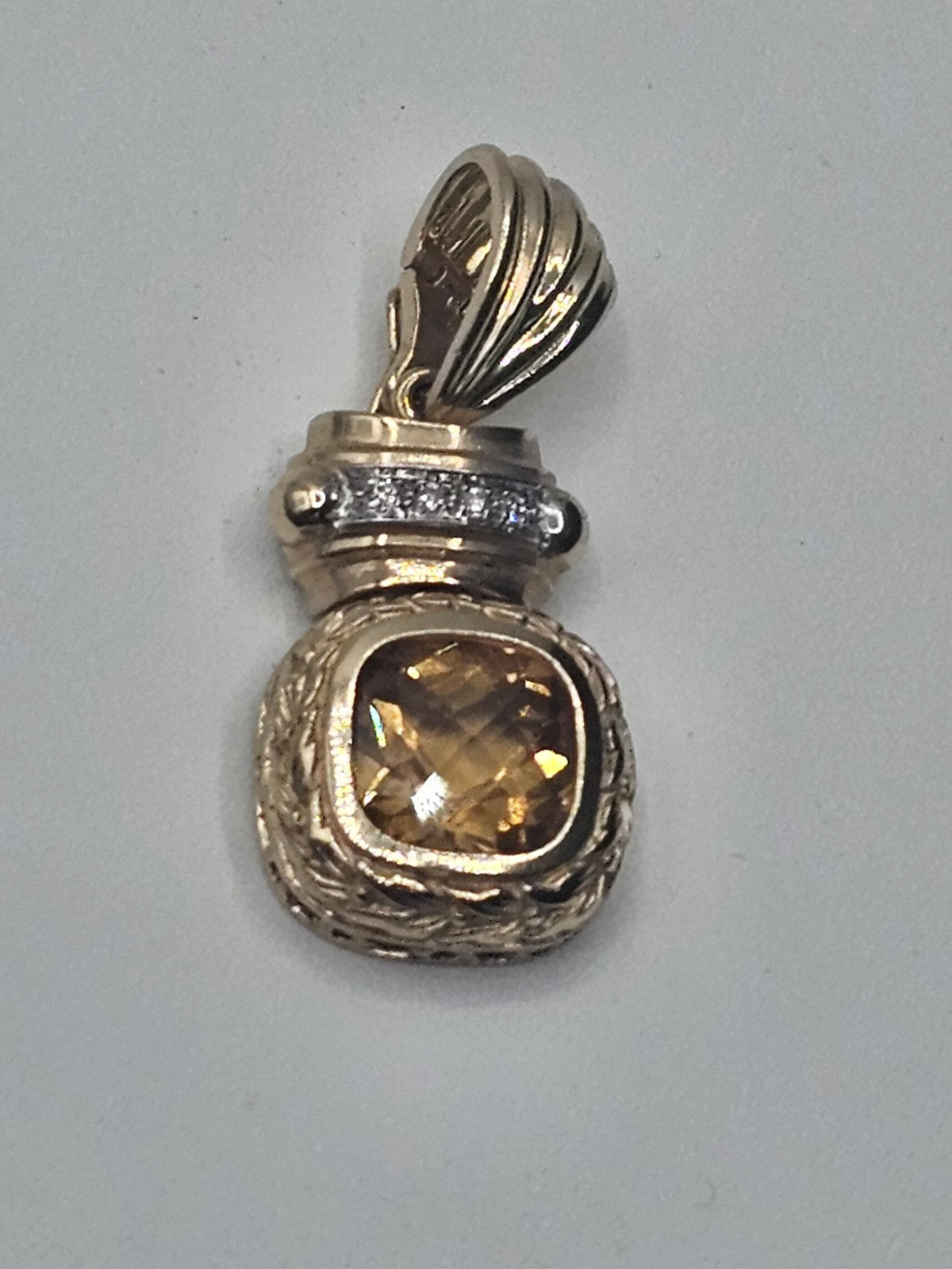 14k Yellow Gold Citrine Pendant W 4 Clear Stones 5.9 Grams 1.25 Inches Long 