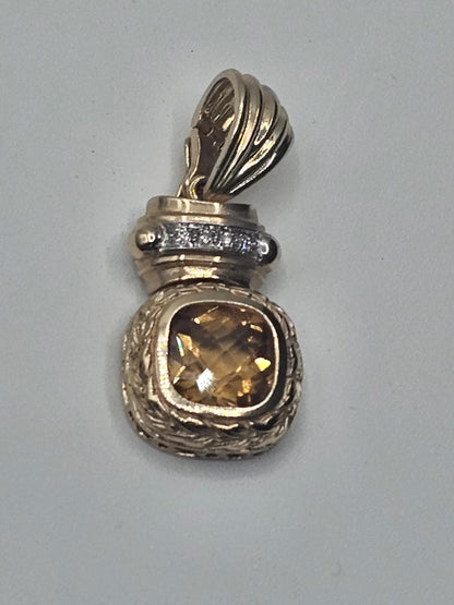 14k Yellow Gold Citrine Pendant W 4 Clear Stones 5.9 Grams 1.25 Inches Long 