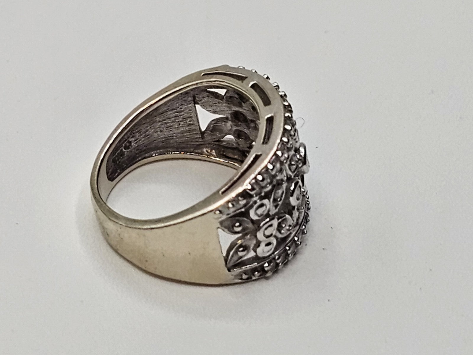 14K White Gold Floral Diamond Cocktail Ring Size 5.5 Clear Stones 6 Grams