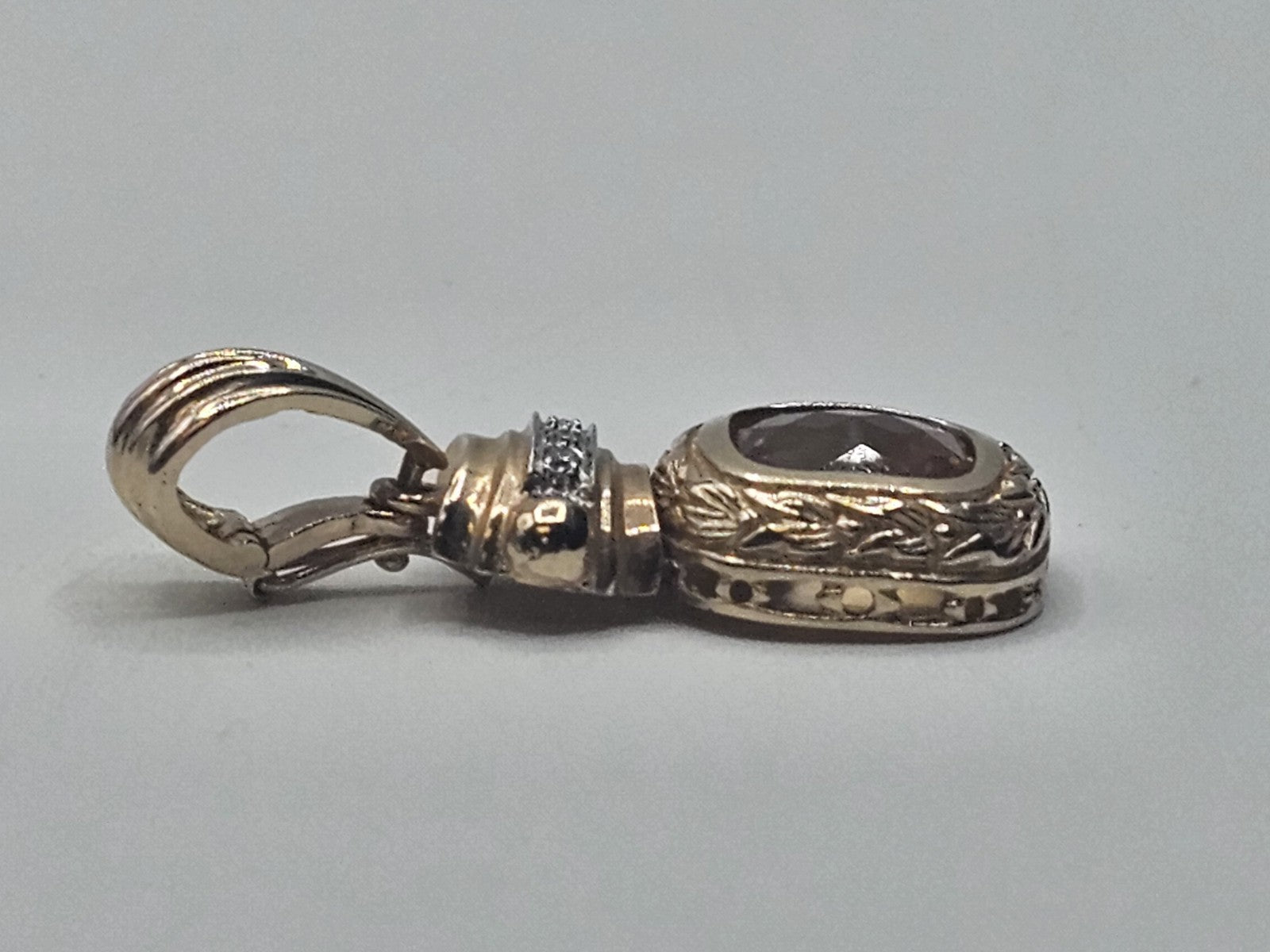 14k Yellow Gold Citrine Pendant W 4 Clear Stones 5.9 Grams 1.25 Inches Long 
