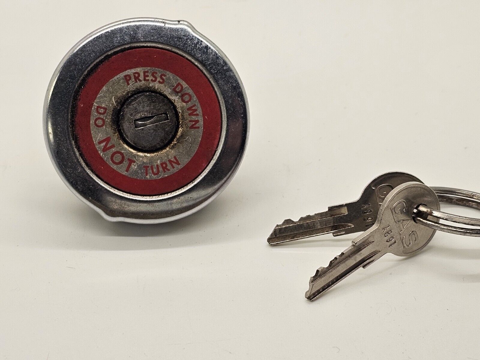 Vtg 1974 Husqvarna Motorcycle Vented Chrome Locking Gas Cap XO-1908 