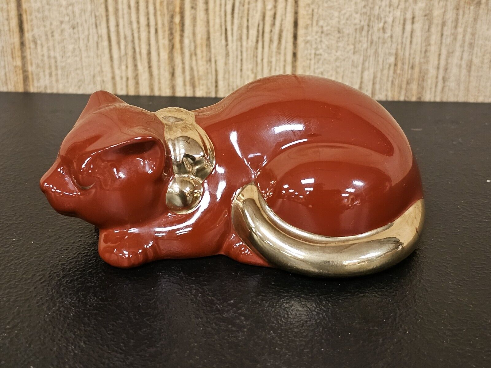 Vtg Japanese Porcelain Sleeping Cat Marked Signed Red & Gold 5.5 In Mid-Century 