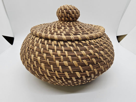 Native American Pine Needle Spiral Lidded Basket Great Quality 5" Tall X 7" Wide