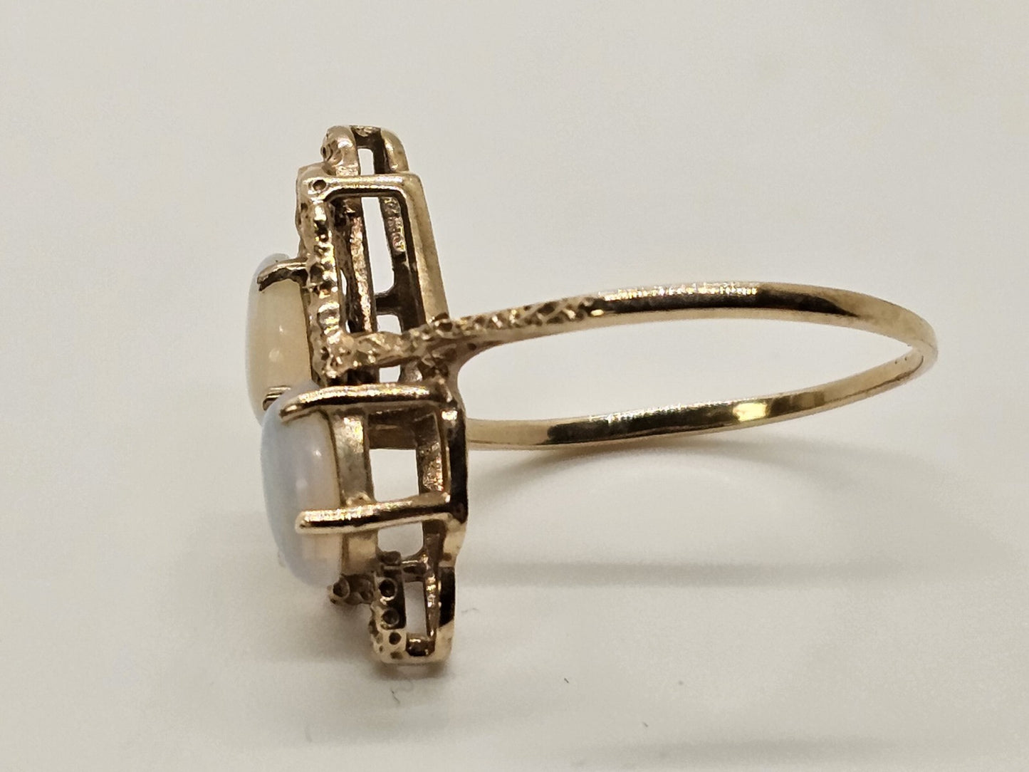 Vtg 10k Yellow Gold Ring With 2 Oval Opals Size 6.5-7, 1.99 Grams Cocktail Ring