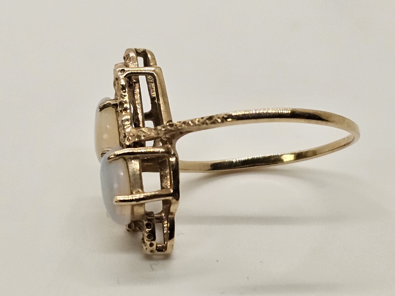 Vtg 10k Yellow Gold Ring With 2 Oval Opals Size 6.5-7, 1.99 Grams Cocktail Ring