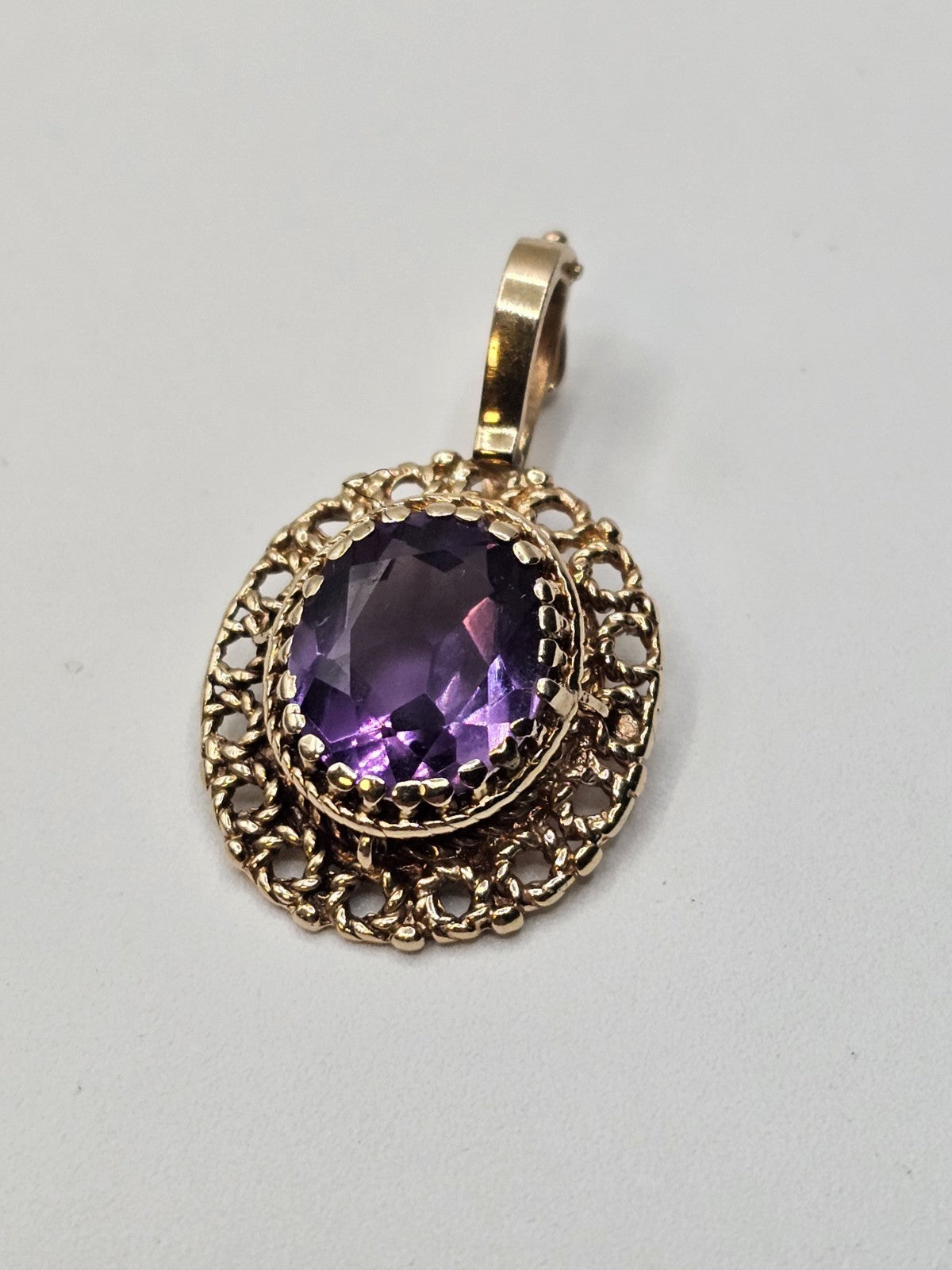 Vtg 14k Yellow Gold Purple Amethyst Statement Pendant 5.2 Grams Appx 1.25 In