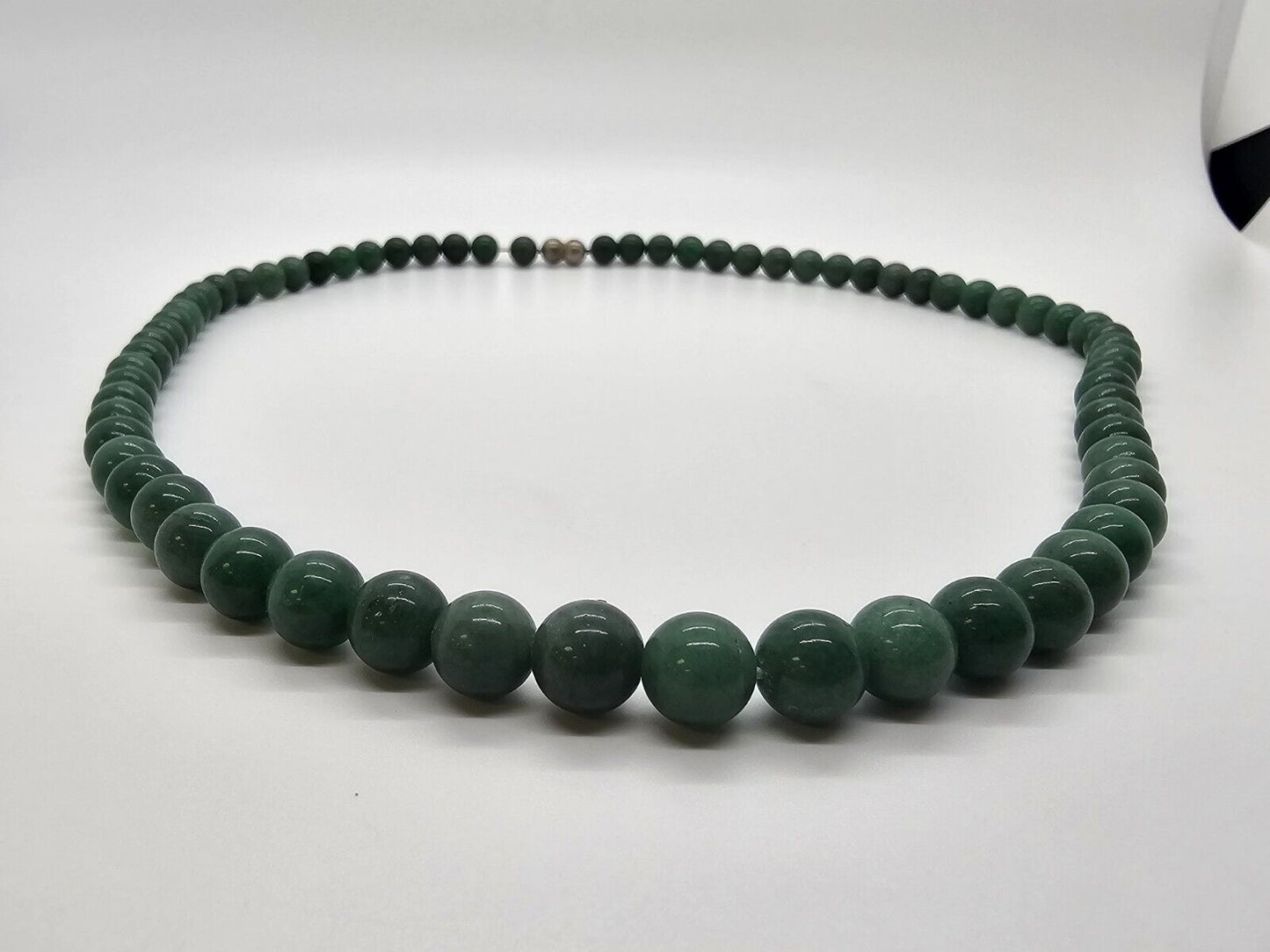 Beautiful Chinese Vintage Green Jade Bead Necklace 25 Inches Silver Screw Clasp