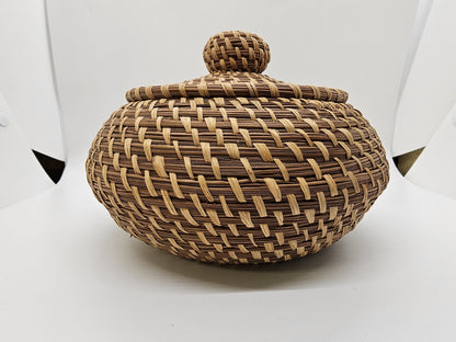 Native American Pine Needle Spiral Lidded Basket Great Quality 5" Tall X 7" Wide