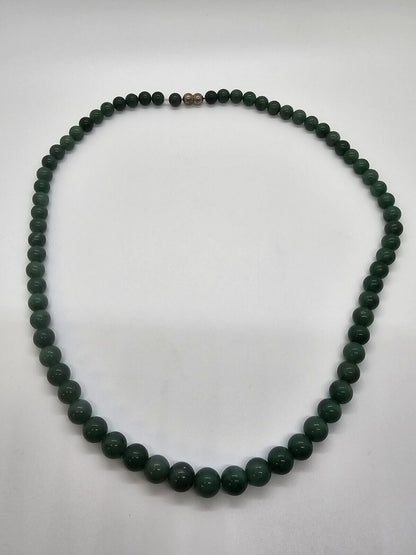 Beautiful Chinese Vintage Green Jade Bead Necklace 25 Inches Silver Screw Clasp