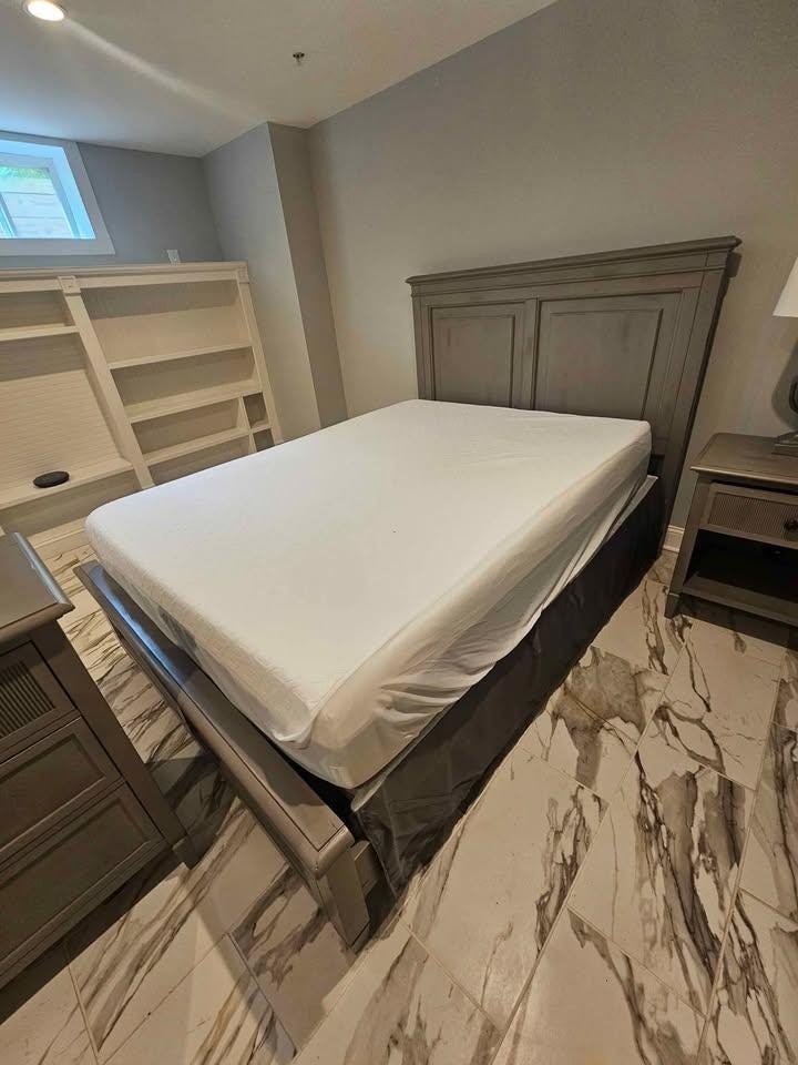 Queen Size Bassett Bedroom Set Night stand with electrical access.