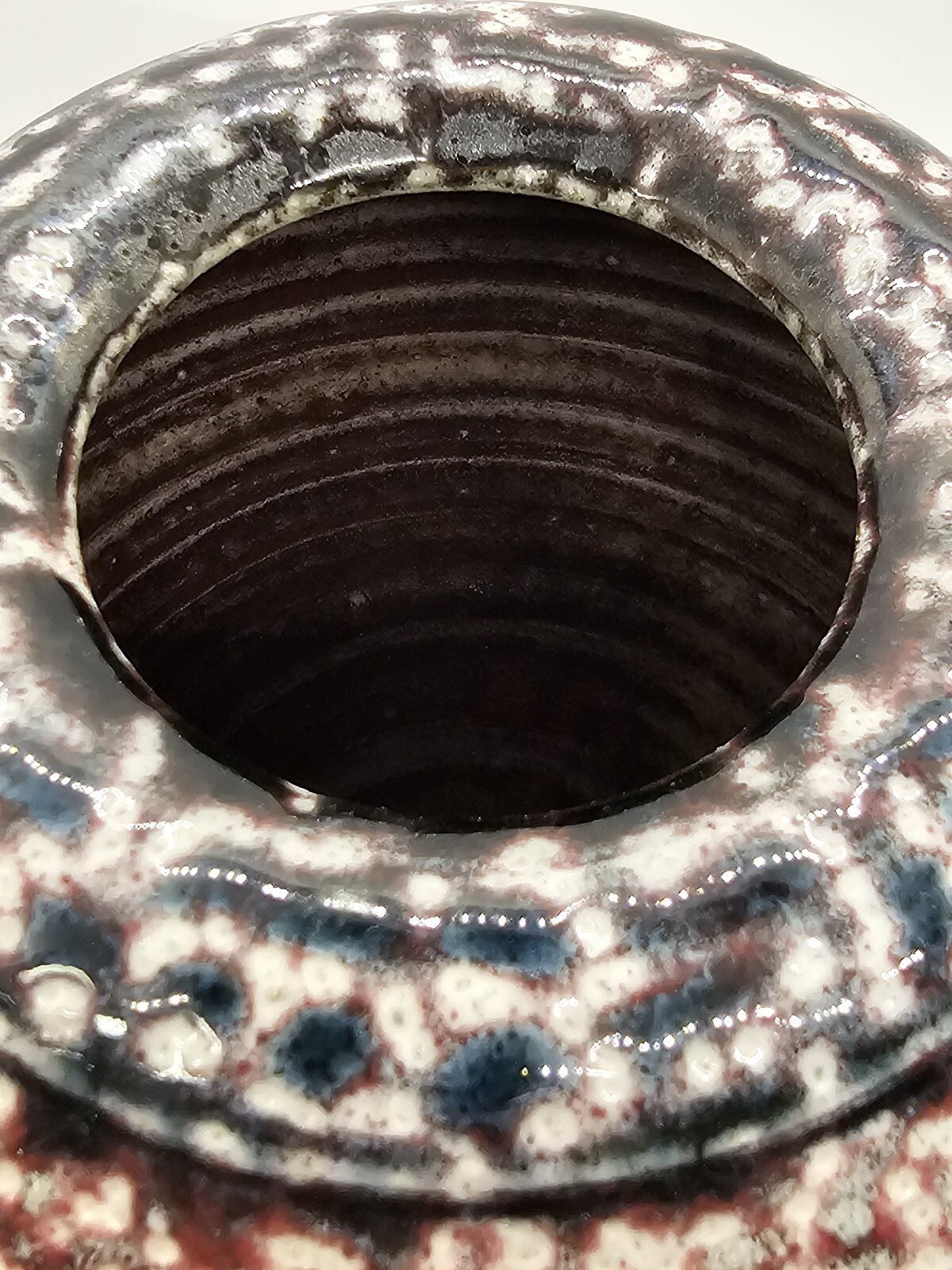 High Quality "Spongeware" Vase Iridescent Red White & Dark Blue Green 7" Tall