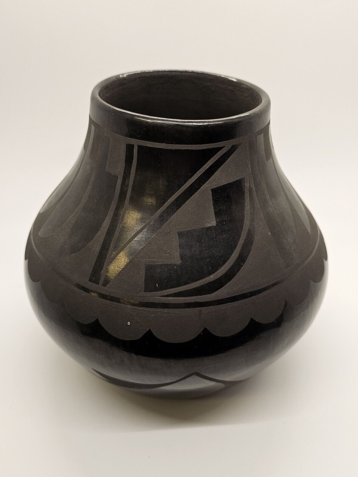 Cynthia Starflower San Ildefonso Pueblo Pottery Blackware Pottery Vase 7 In Tall