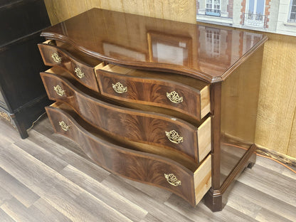 Hickory White Furniture Chippendale Style Mahogany Chest Of Drawers & Mirror
