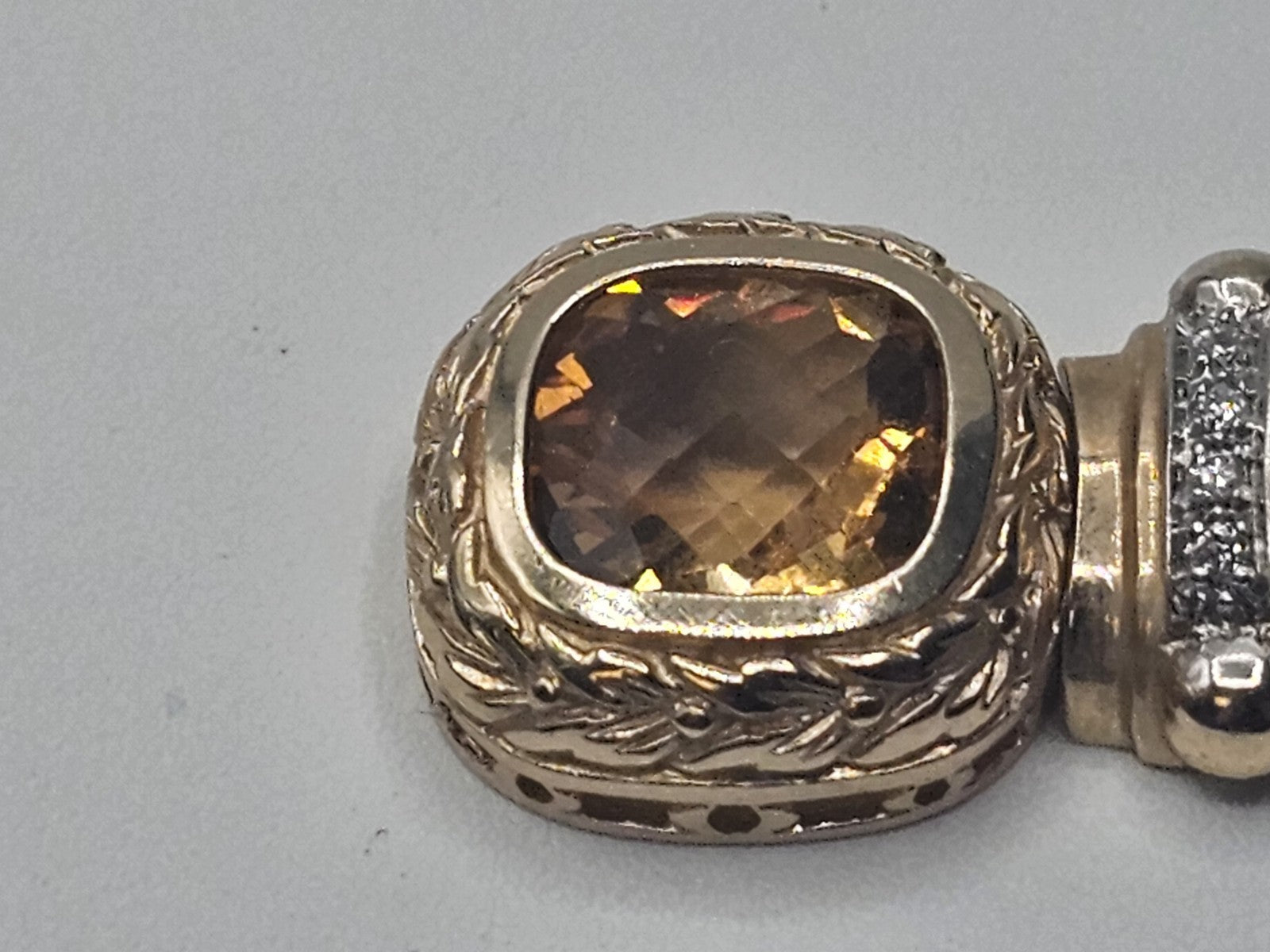 14k Yellow Gold Citrine Pendant W 4 Clear Stones 5.9 Grams 1.25 Inches Long 