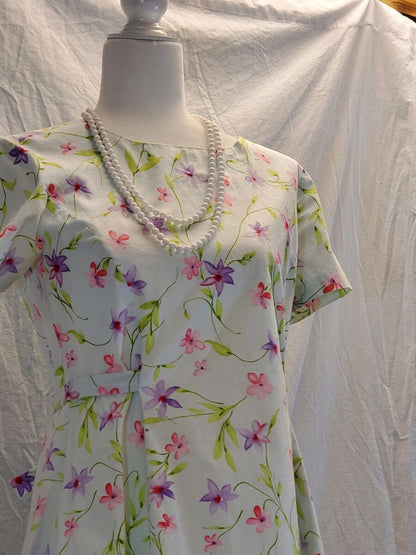 Vintage Spring / Summer Floral Dress