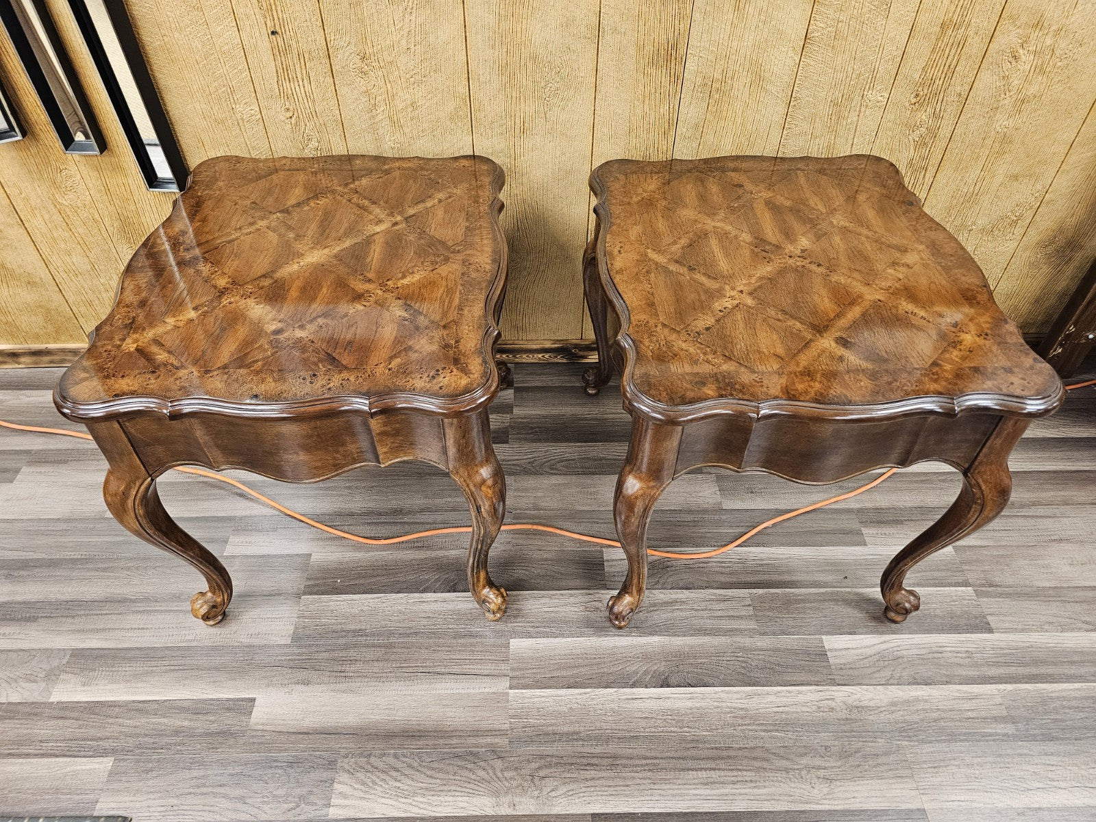Bernhardt Side Table End Table Pair W Beautiful Burlwood Inlay Scallop Tops