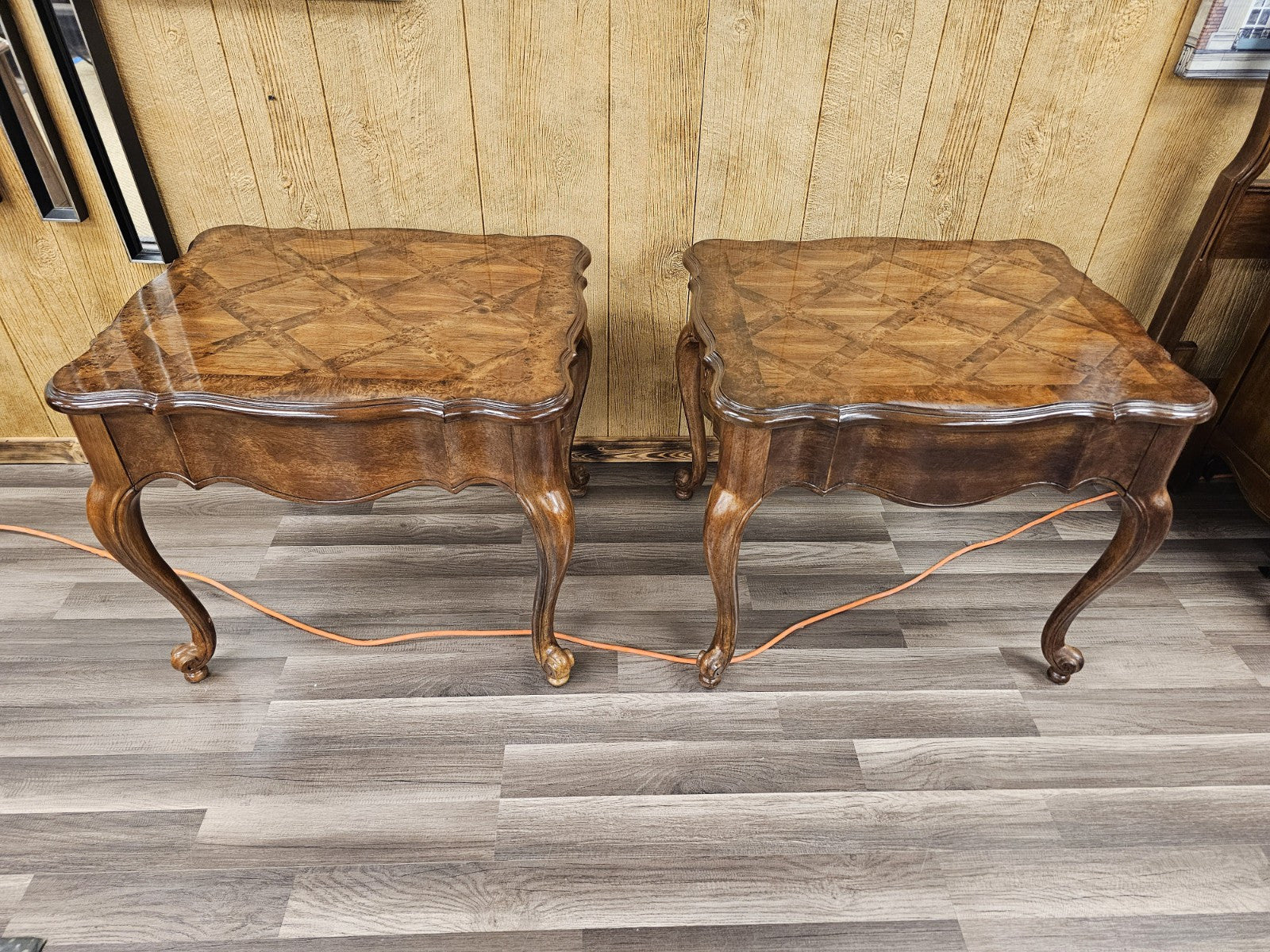 Bernhardt Side Table End Table Pair W Beautiful Burlwood Inlay Scallop Tops